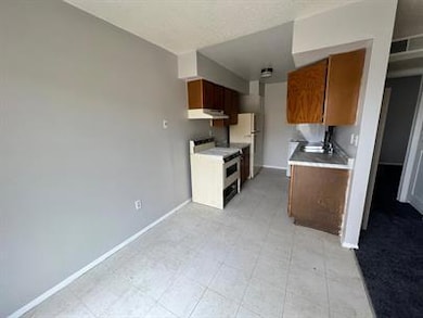 1917 Karen Sue Place unit D, El Paso, TX 79936 - photo 5