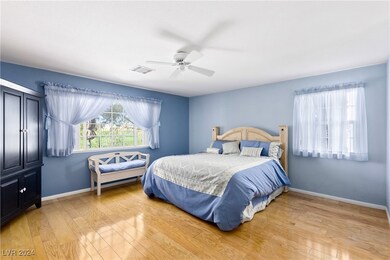 ~YOUR MAIN BEDROOM RETREAT IS AWAITIG YOU ARRIVAL~