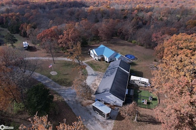 2461 Carbide Ln, Keokuk, IA 52632 - photo 5