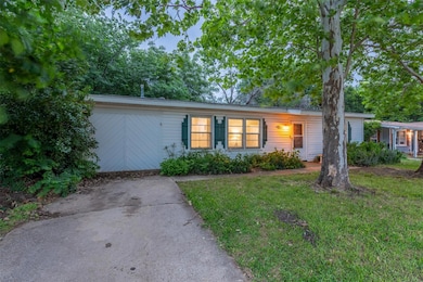 416 Arthur Dr, Hurst, TX 76053 - photo 2