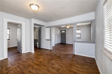 2518 53rd St, Des Moines, IA 50310 - photo 6