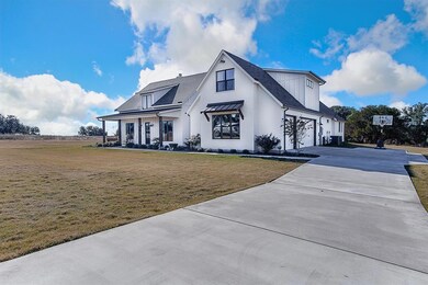 153 Helton Dr, Granbury, TX 76049 - photo 2