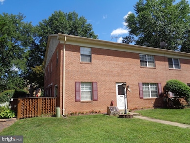 9764 Hagel Cir unit C, Lorton, VA 22079 - photo 2