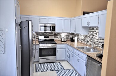 3279 Emerald St, Rosamond, CA 93560 - photo 3