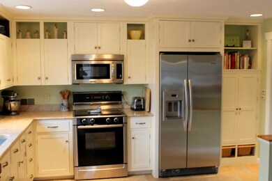 10 Oak Place, Biddeford, ME 04005 - photo 6