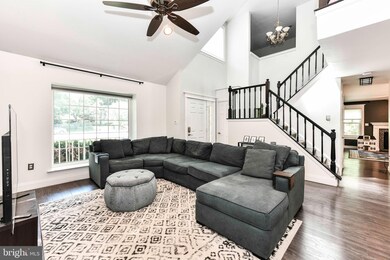 9701 Walthorne Ct, Burke, VA 22015 - photo 3