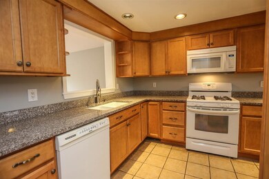 357 Winding Pond Rd, Londonderry, NH 03053 - photo 4