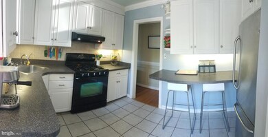 2208 Osborn Dr, Silver Spring, MD 20910 - photo 3