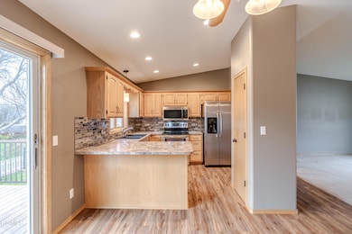 2707 Essex Loop, Bismarck, ND 58504 - photo 5