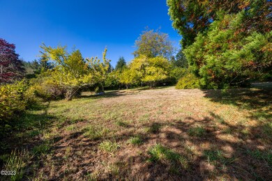 2092 E Alsea Highway, Waldport, OR 97394