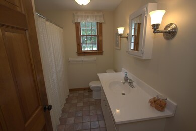 7 Vickers St, Edgartown, MA 02539 - photo 4