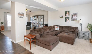 10502 Evanwood Dr, Louisville, KY 40228 - photo 7