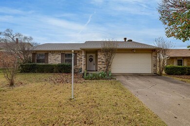 7436 Sandhurst Ln S, North Richland Hills, TX 76182 - photo 3