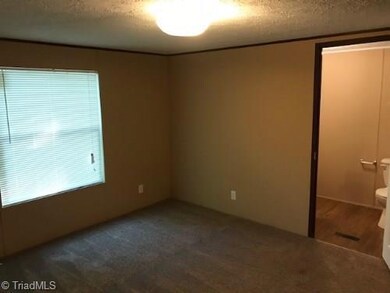 2338 Woodfield Dr, Sophia, NC 27350 - photo 6