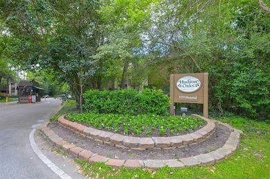 11711 Memorial Dr unit 563, Houston, TX 77024 - photo 7