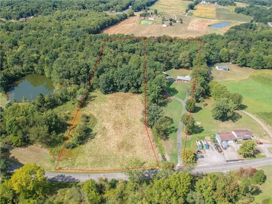 2749 Frew Mill Rd, New Castle, PA 16101 - photo 3