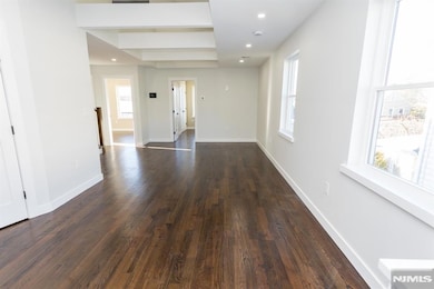 17 Warren St unit 2, Bergenfield, NJ 07621 - photo 2