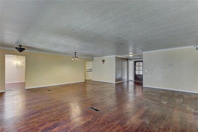 12013 Camelot Dr, Oklahoma City, OK 73120 - photo 6