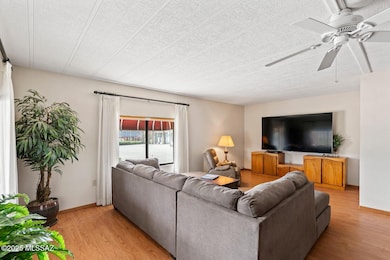 Living Area (7)[3000]