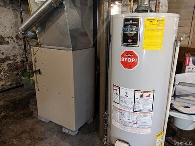 1721 Whitney Ave, Niagara Falls, NY 14301 - photo 5