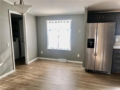 Dinning/ kitchen
