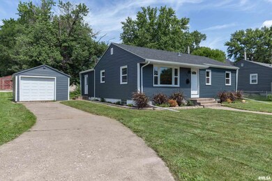 2222 E 13th St, Davenport, IA 52803 - photo 4