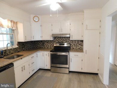 90 Winding Rd, Boyertown, PA 19512 - photo 3