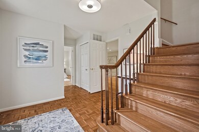 904 Country Club Dr NE, Vienna, VA 22180 - photo 3