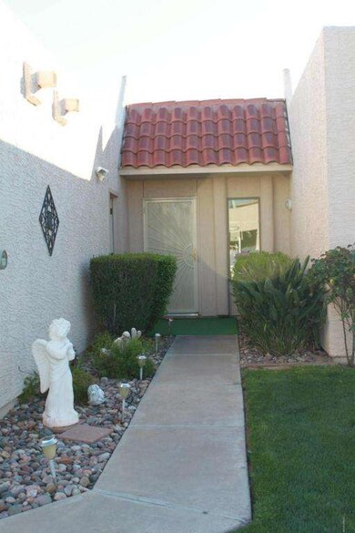 704 S Arrowwood Way unit 48, Mesa, AZ 85208 - photo 2
