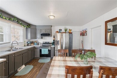 748 Morgan Ave, Asheboro, NC 27205 - photo 6