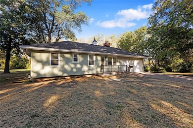 12516 13th St, Grandview, MO 64030 - photo 2