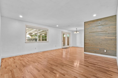 851 Juanita Way, Central Point, OR 97502 - photo 7