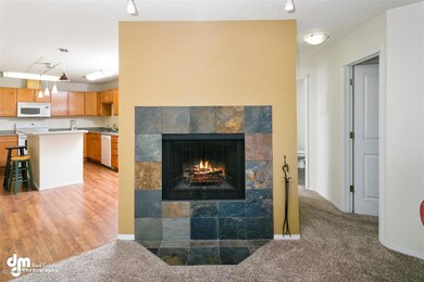 32-Living Room_1135