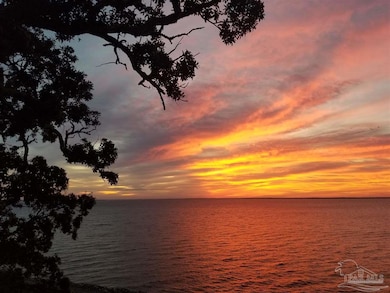 Bayview Terrace unit 202, Pensacola, FL 32503 - photo 2