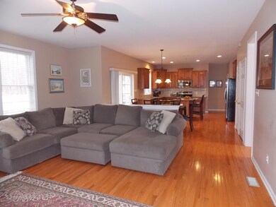 1022 Woodberry Dr, Mountain Top, PA 18707 - photo 7
