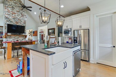 10-1104 Sapphire St