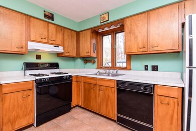 14 Camp St, Essex Junction, VT 05452 - photo 6