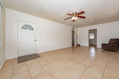 1604 E 1st Pl-6