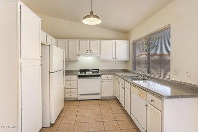 7017 S 18th St-7