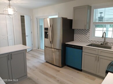 9166 Green Loop Kitchen.2