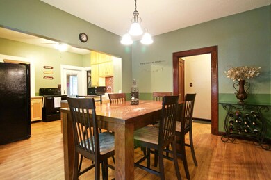 Dining room<|><|>
