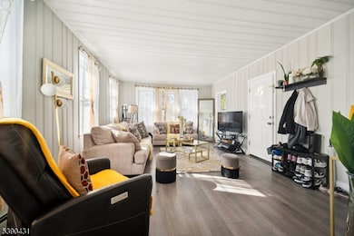 413 Beardsley Ave unit 3, Bloomfield, NJ 07003 - photo 5