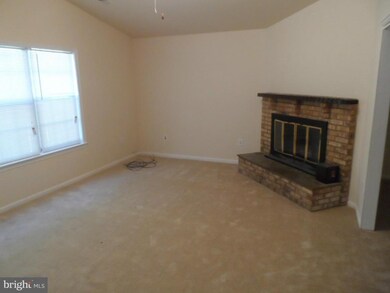 18053 Olde Port Ln, Triangle, VA 22172 - photo 6