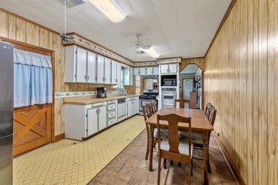 Eat in area of kitchen
