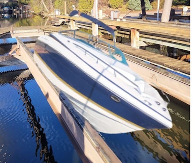 85 Lake Rest Ave, Oshkosh, WI 54902 - photo 2