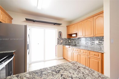 8041 Lake Dr unit 102, Doral, FL 33166 - photo 6