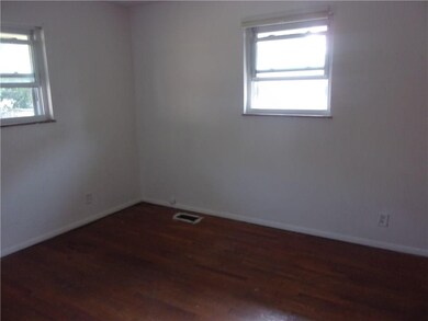 225 E 75th St, Anderson, IN 46013 - photo 6