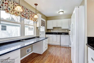 6037 Claire Dr, Elkridge, MD 21075 - photo 7