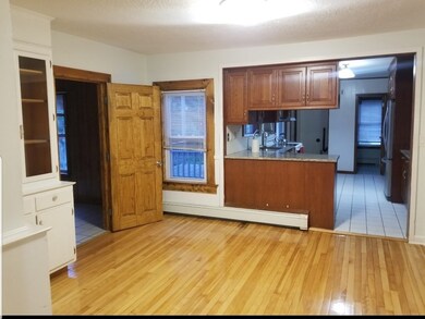 8 Freeland St, Worcester, MA 01603 - photo 5