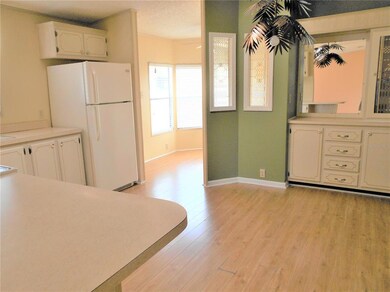 121 Hyde Park Ct, Davenport, FL 33897 - photo 6